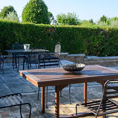 Dom wakacyjny Stunning In Tolentino