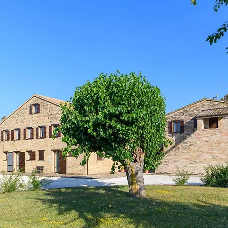 Dom wakacyjny Stunning In Tolentino