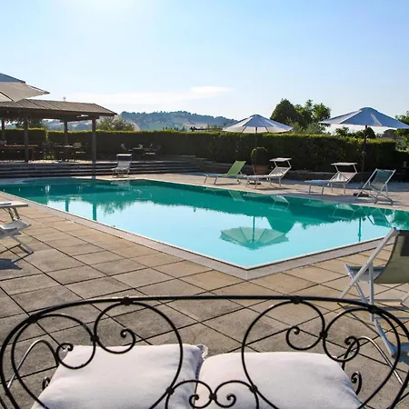 Stunning In * Tolentino