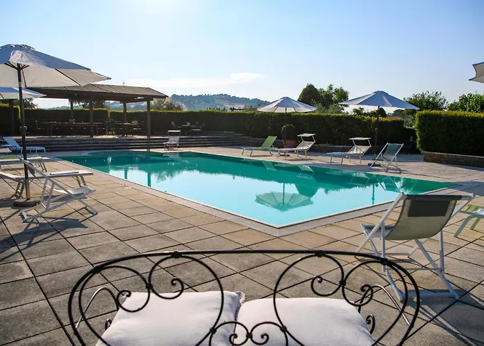 Stunning In * Tolentino